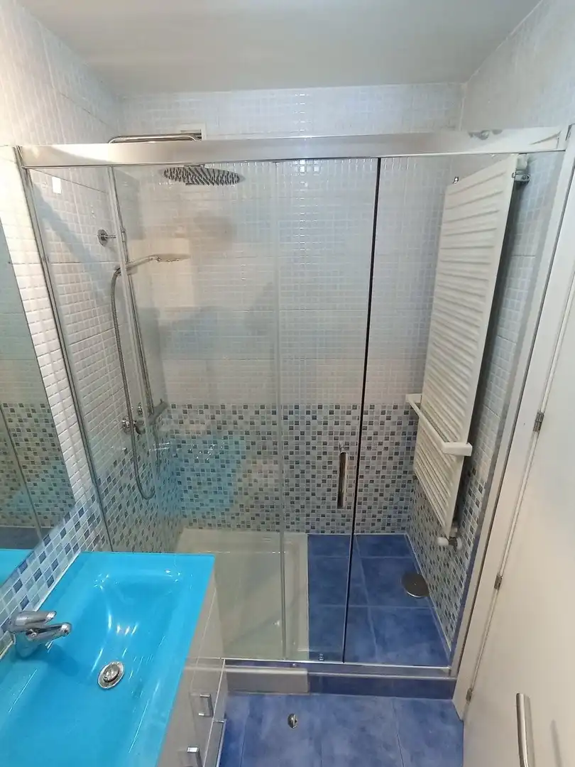 Bathroom of Flat for rent in Parla  with Air Conditioner, Heating and Storage room