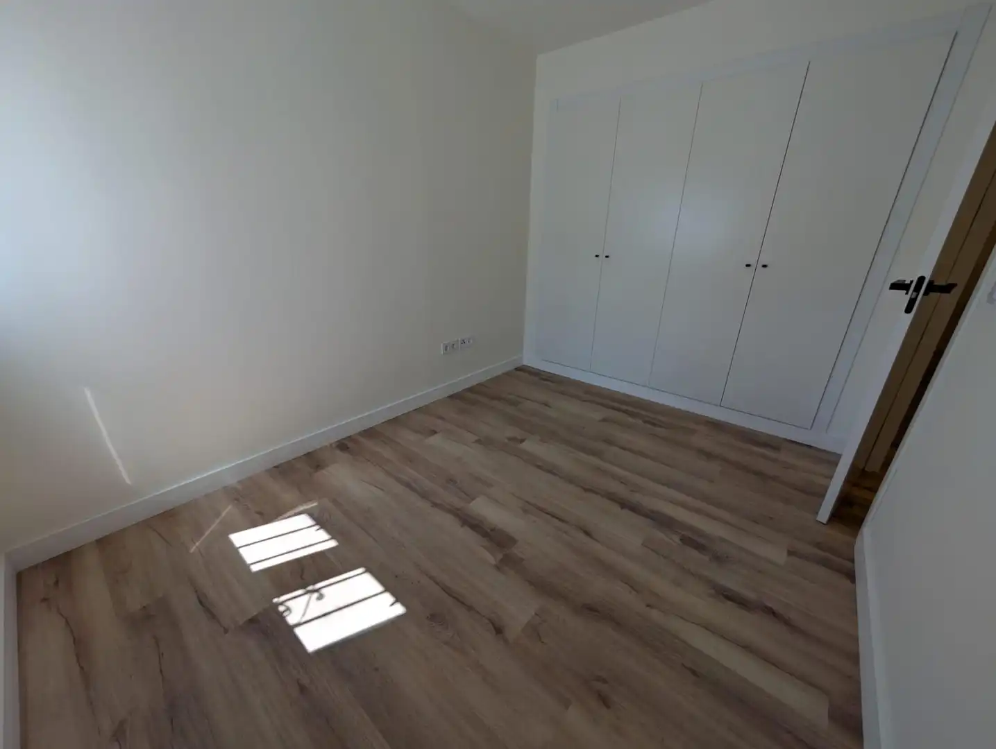 Bedroom of Flat for rent in Sevilla  with Air Conditioner, Heating and Balcony