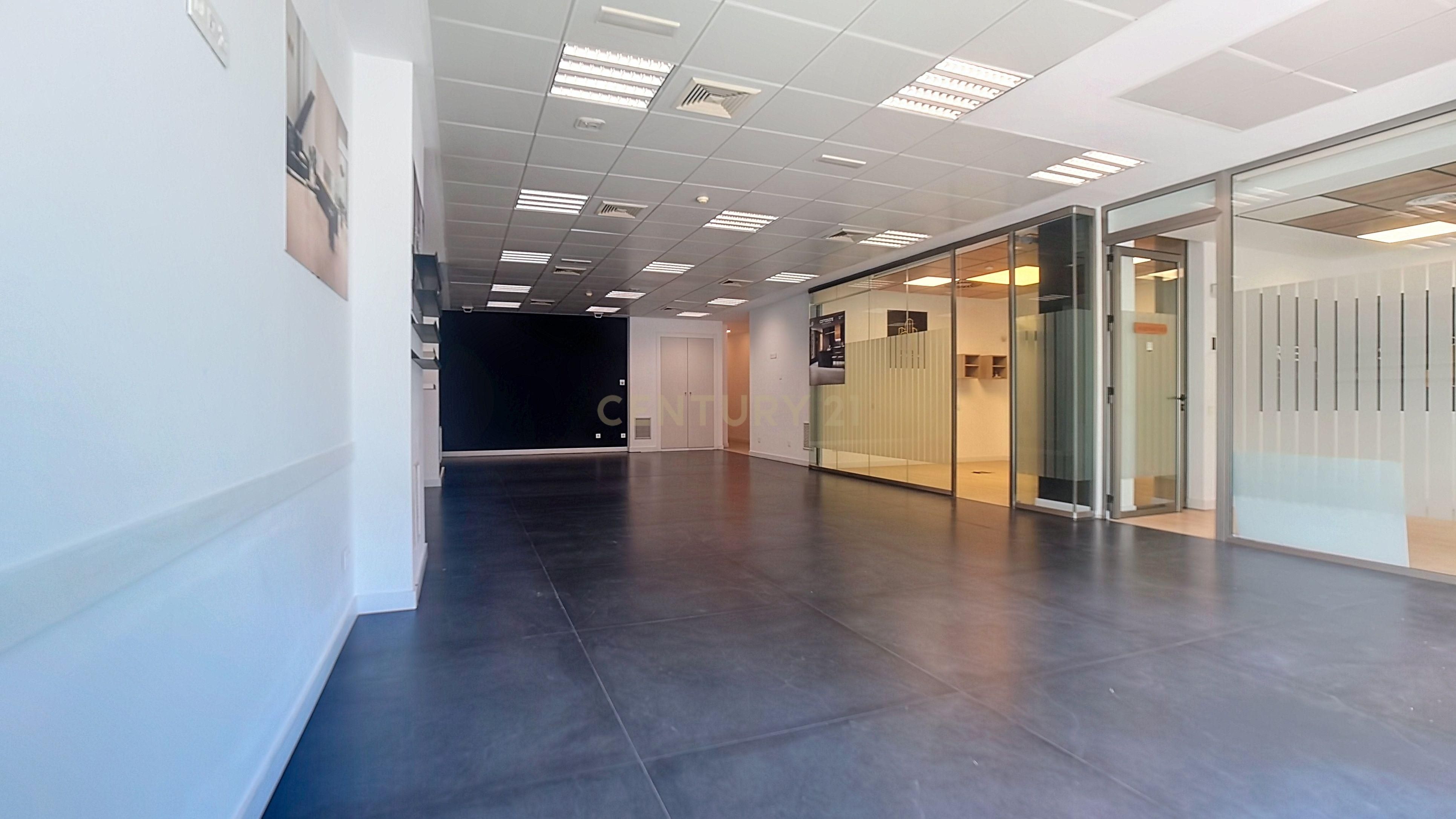 Premises for sale in Mijas  with Air Conditioner