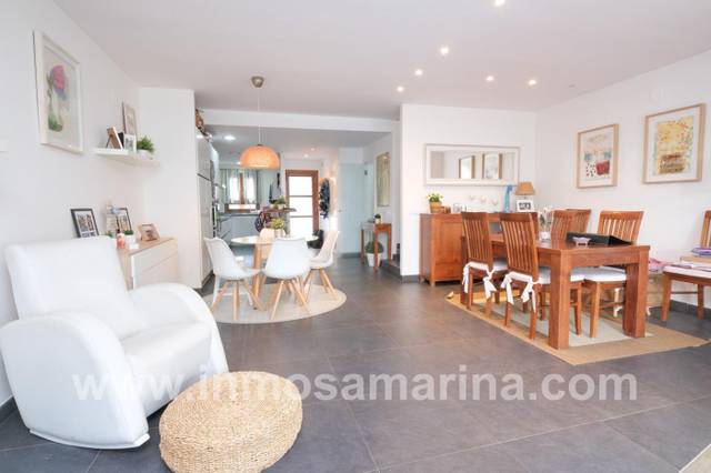 Casa adosada en Alquiler en Selva