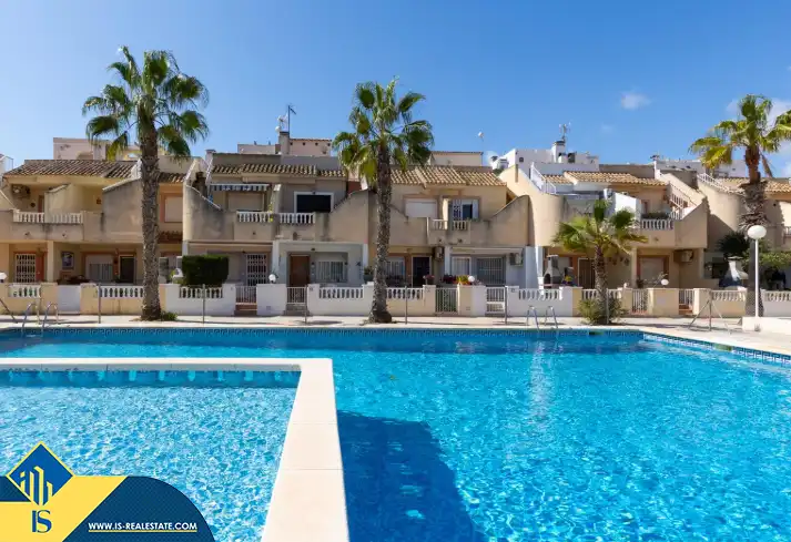 Bungalow with pool for sale in Pueblo, imagen 2
