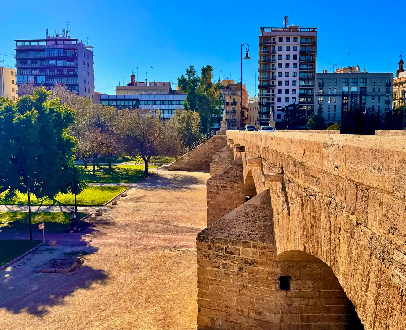Vista exterior de Casa o chalet en venta en Valencia con Terraza y Balcón