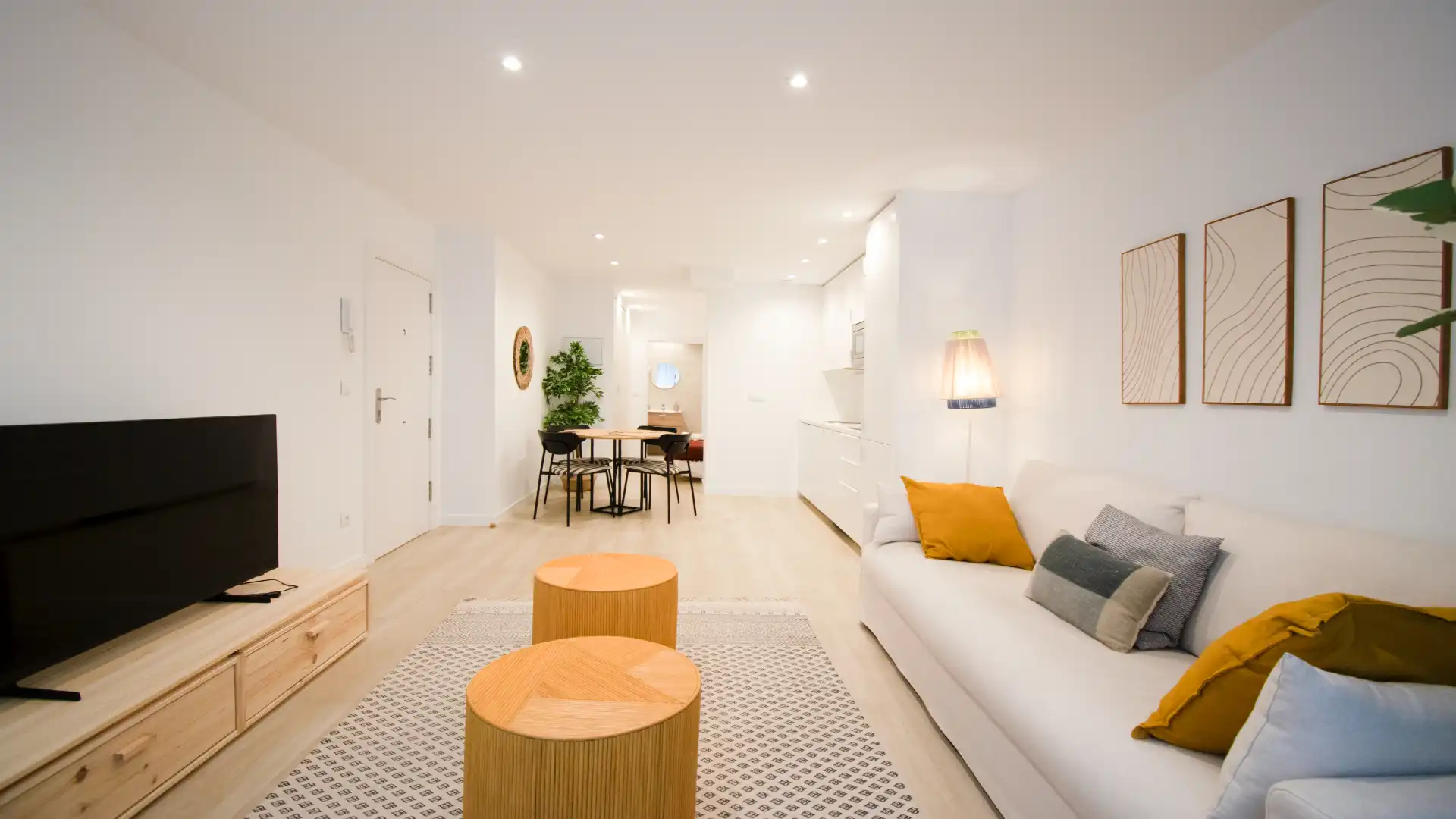 Living room of Flat for rent in Madrid  with Heating, Furnished and Oven