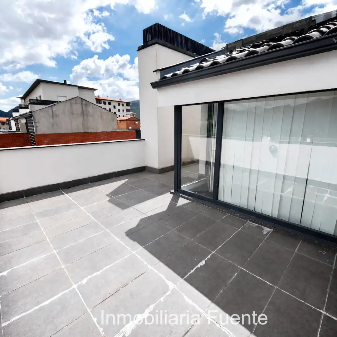 Terrassa de Casa adosada en venda en Sopuerta amb Calefacció, Jardí privat i Terrassa