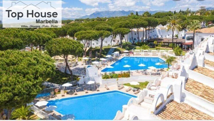 Außenansicht von Einfamilien-Reihenhaus zur Miete in Marbella mit Klimaanlage, Terrasse und Möbliert