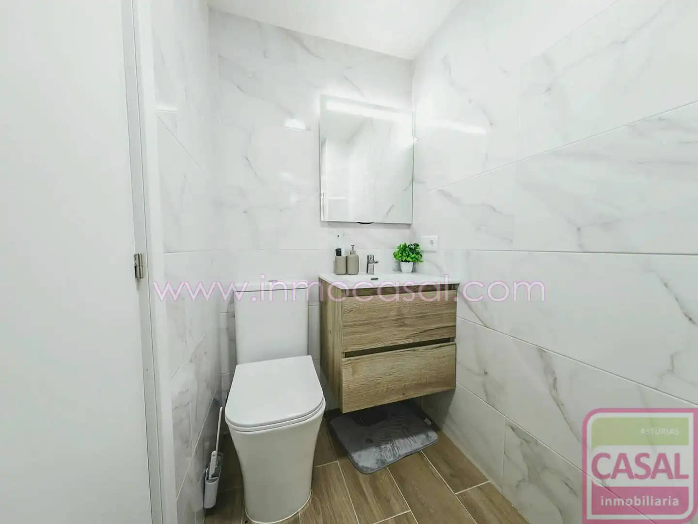 Badezimmer von Wohnung zum Verkauf in Oviedo  mit Abstellraum und Möbliert