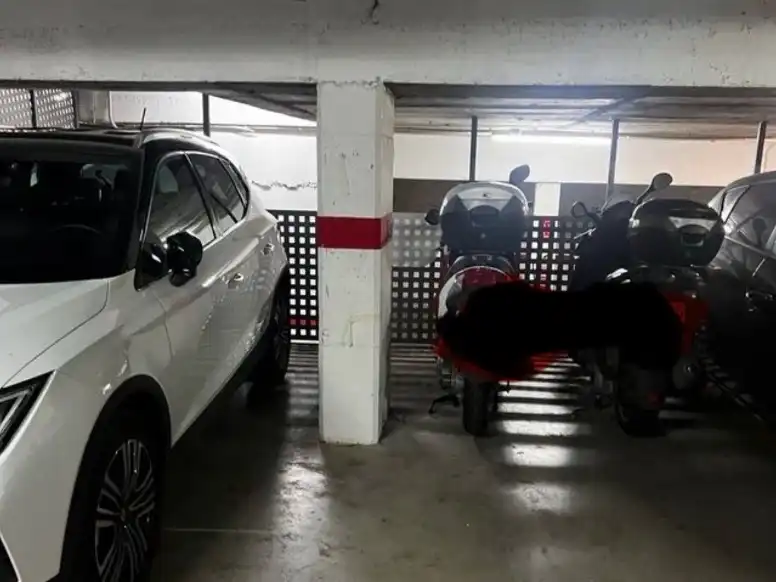 Parkplatz von Garage zur Miete in Pallejà