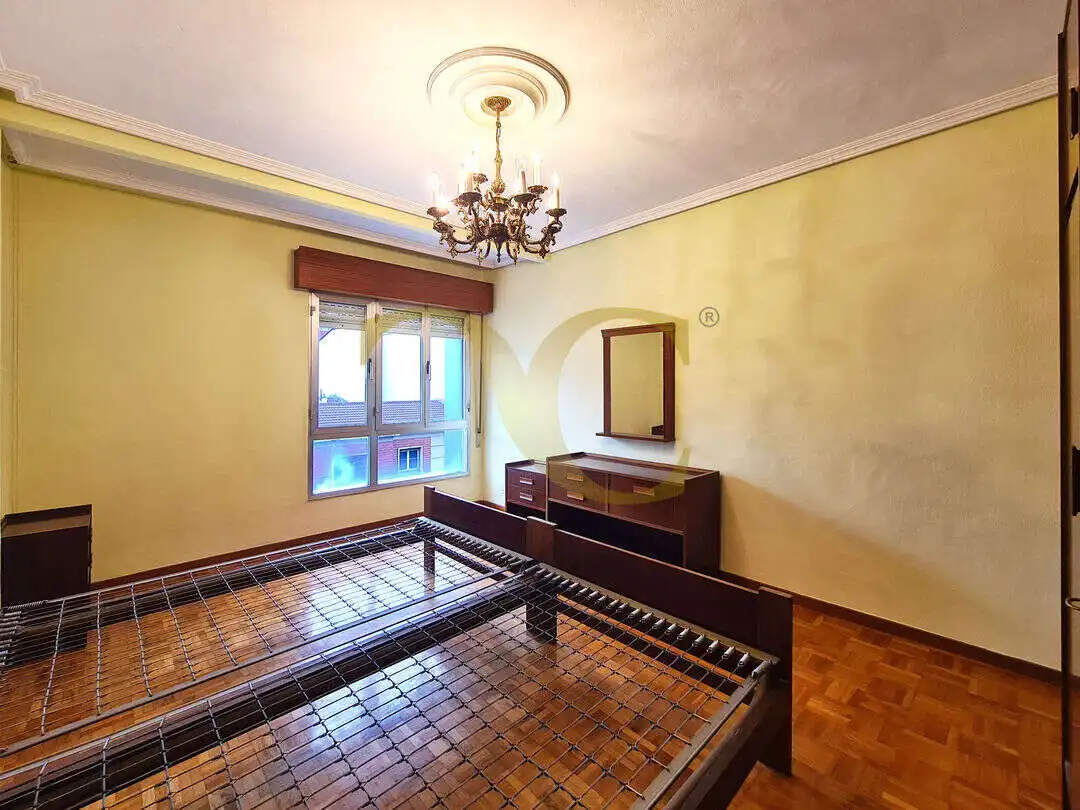Habitación de Piso en venta en Oviedo  con Terraza