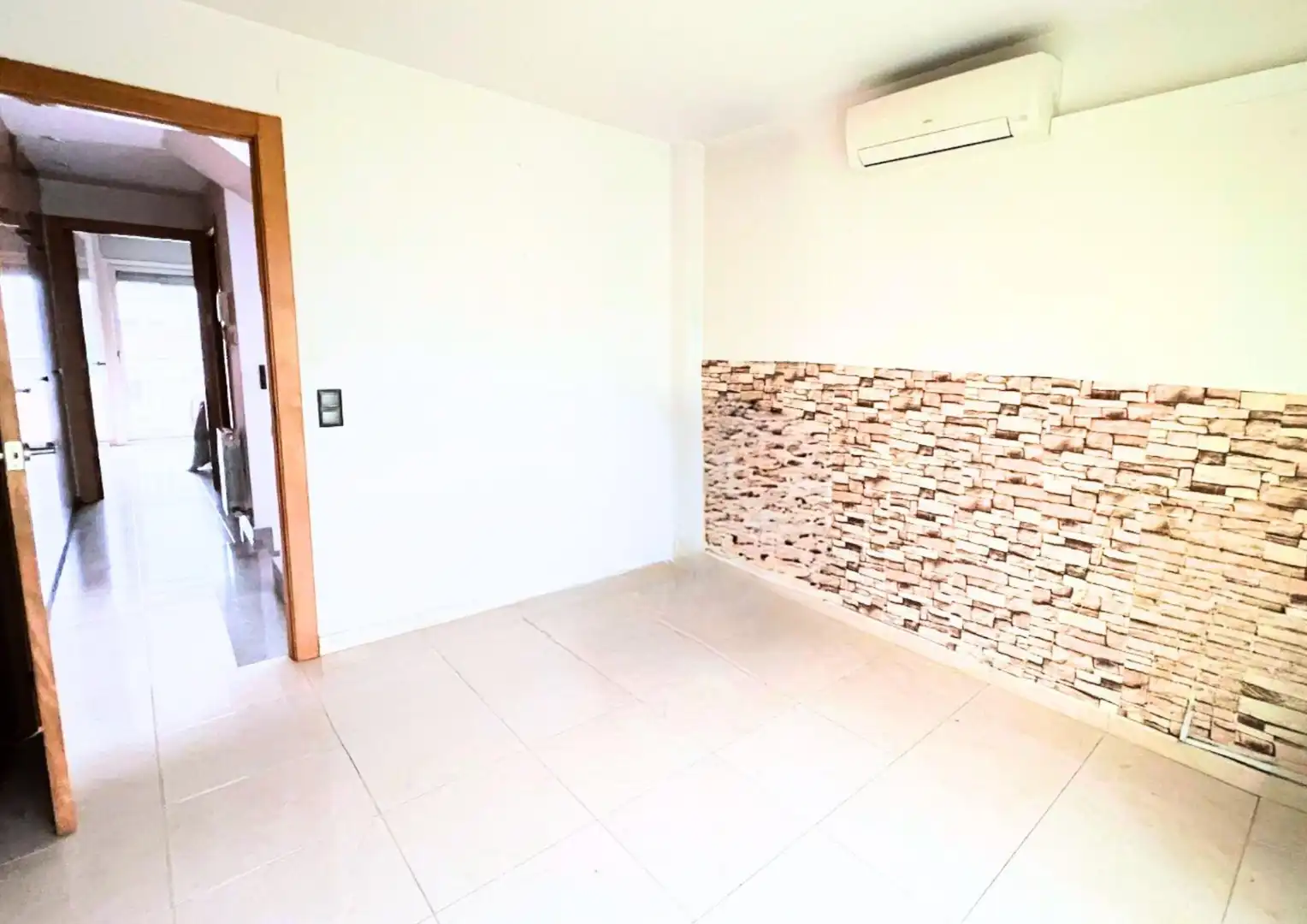 Dormitori de Casa o xalet en venda en Barberà del Vallès amb Aire condicionat, Terrassa i Balcó