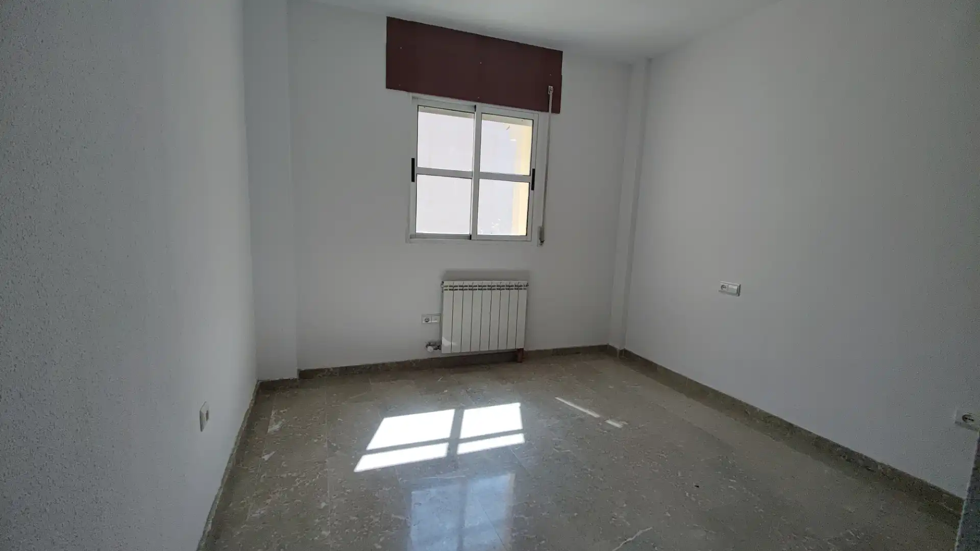Habitación de Casa adosada en venta en Huétor Vega con Calefacción, Jardín privado y Piscina