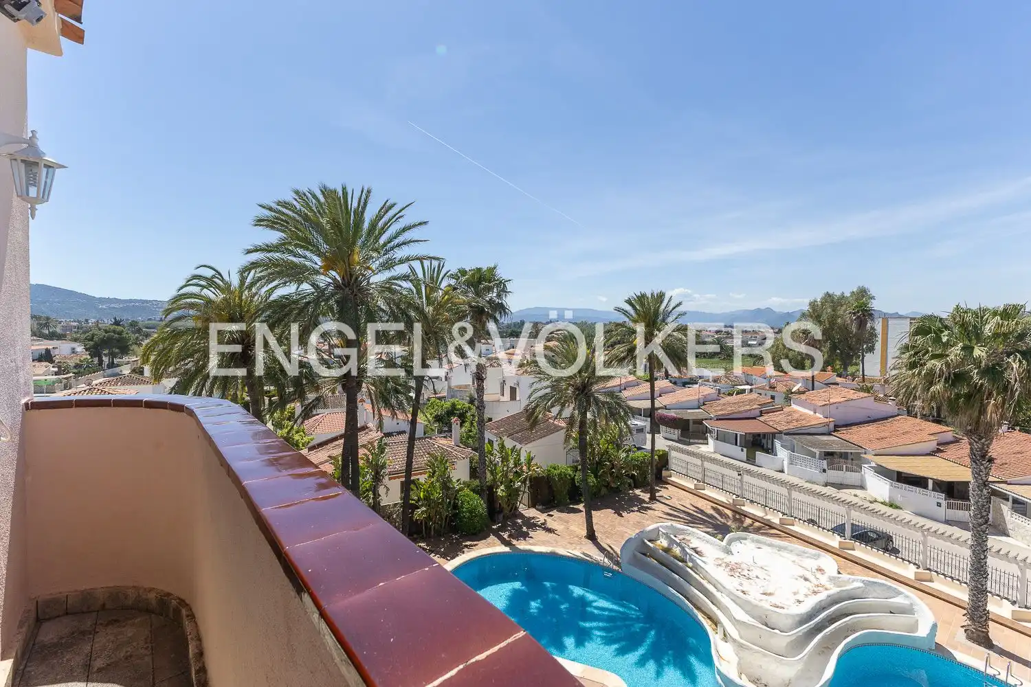 Vista exterior de Ático en venta en Dénia con Aire acondicionado, Calefacción y Jardín privado