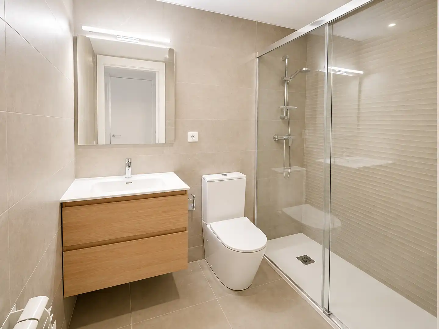Bathroom of Flat for rent in Mataró  with Air Conditioner, Heating and Parquet flooring