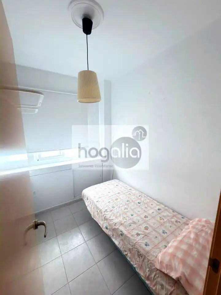 Habitación de Piso de alquiler en Sevilla con Aire acondicionado y Amueblado