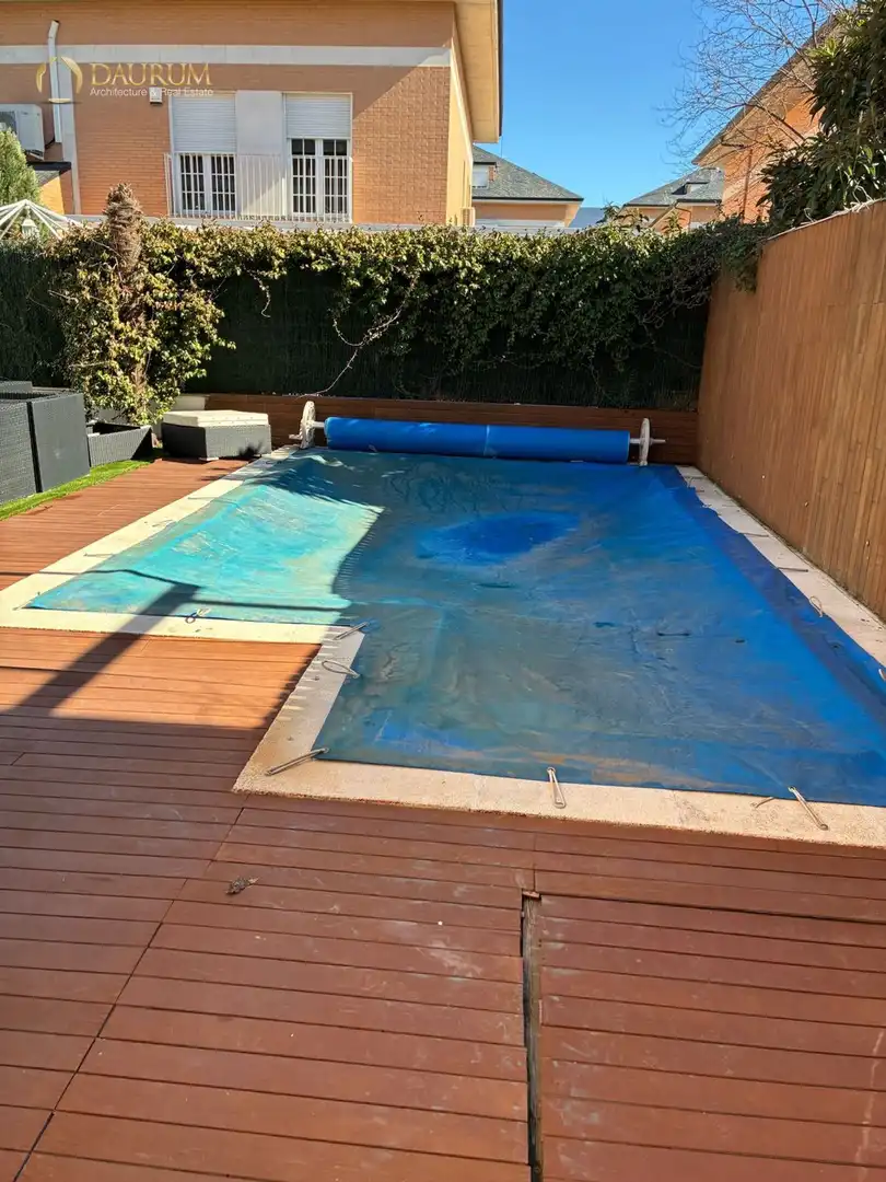 Piscina de Casa adosada en venta en Rivas-Vaciamadrid con Aire acondicionado, Calefacción y Jardín privado