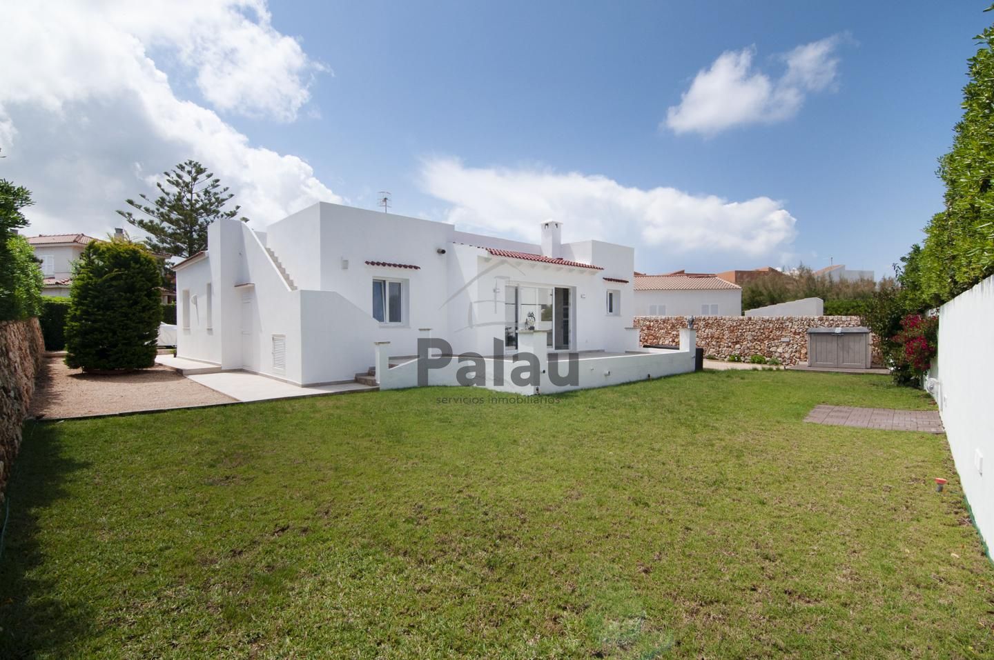 Vista exterior de Casa o xalet en venda en Ciutadella de Menorca amb Aire condicionat, Jardí privat i Terrassa