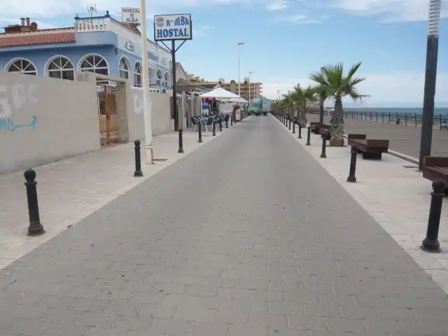 Vista exterior de Piso en venta en Torrevieja con Aire acondicionado, Amueblado y Horno