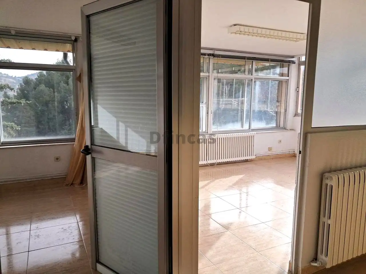 Oficina en venda en Teruel