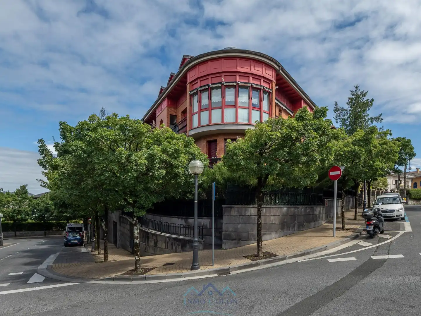 Vista exterior de Dúplex en venta en Irun  con Calefacción, Terraza y Balcón
