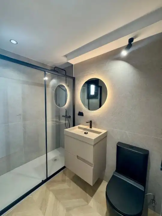 Baño de Piso de alquiler en Valencia con Aire acondicionado, Amueblado y Horno