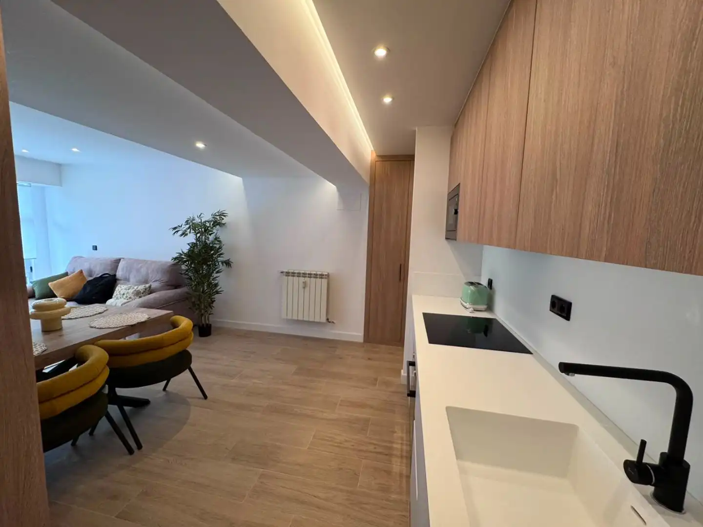 Kitchen of Flat for rent in Oviedo   with Heating, Furnished and Oven