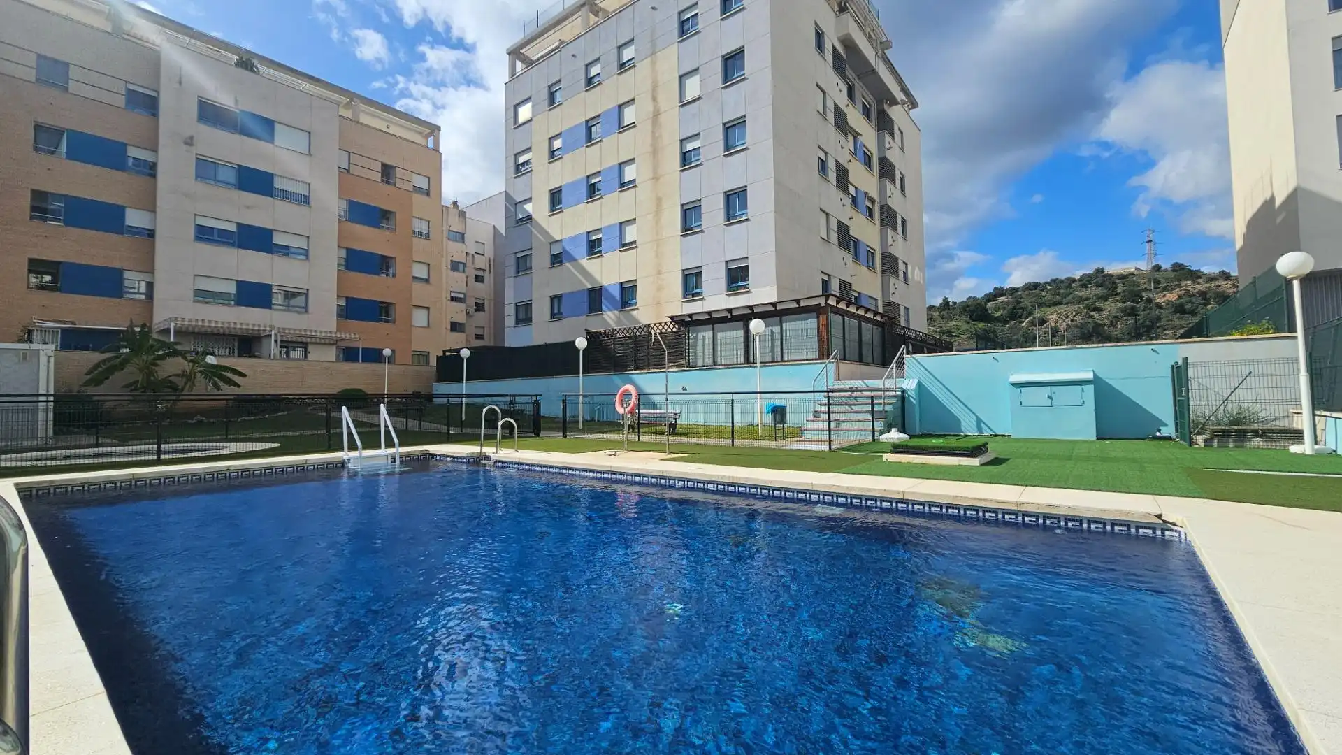 Piscina de Planta baixa en venda en Málaga amb Aire condicionat, Jardí privat i Parquet