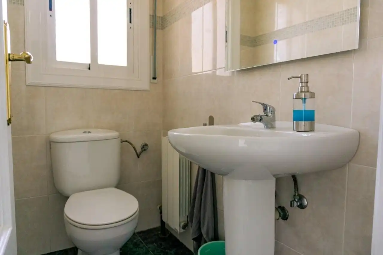 Badezimmer von Haus oder Chalet zum Verkauf in Sant Cebrià de Vallalta mit Heizung, Privatgarten und Terrasse