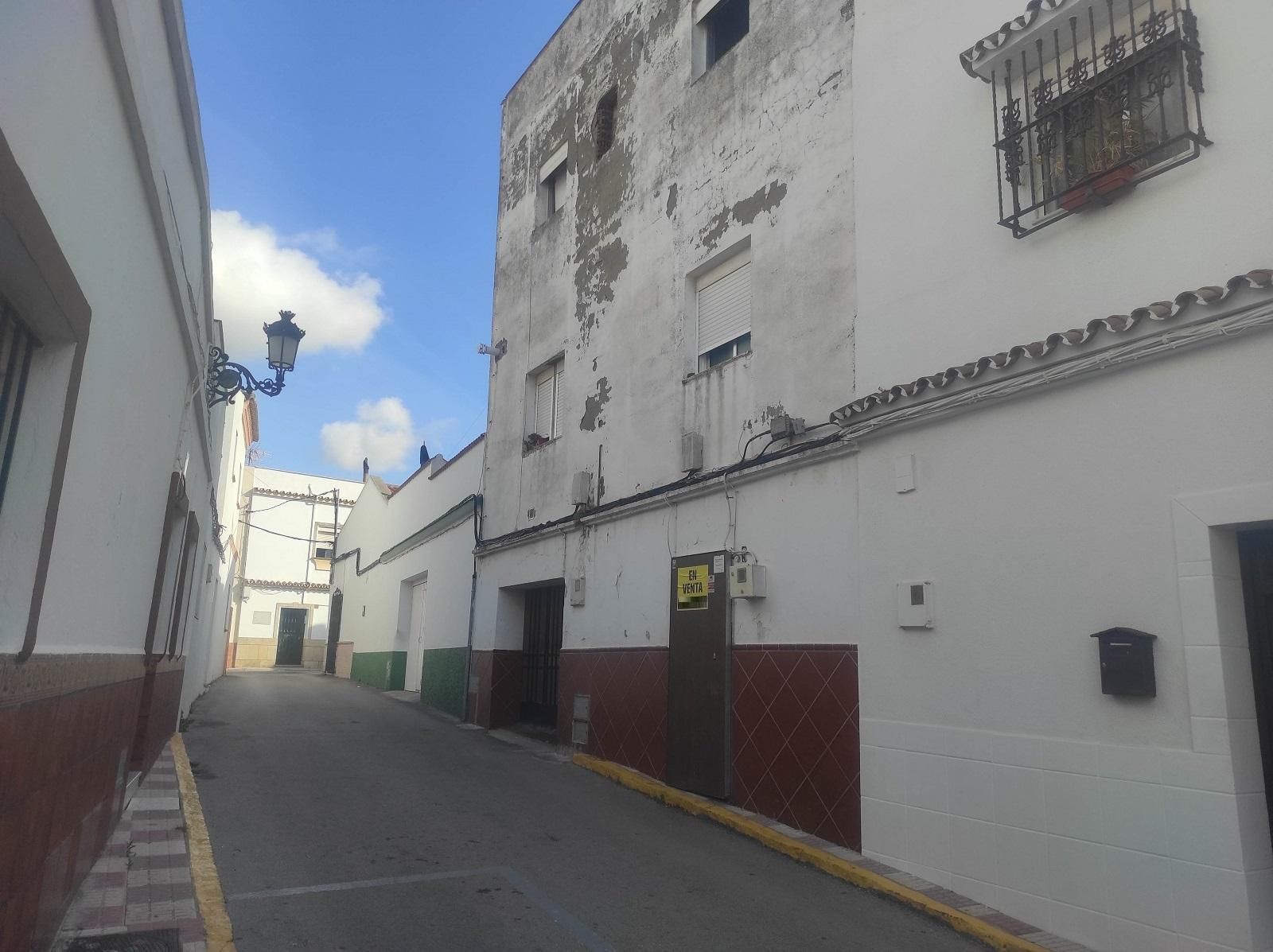 Vista exterior de Pis en venda en Los Barrios amb Calefacció i Terrassa