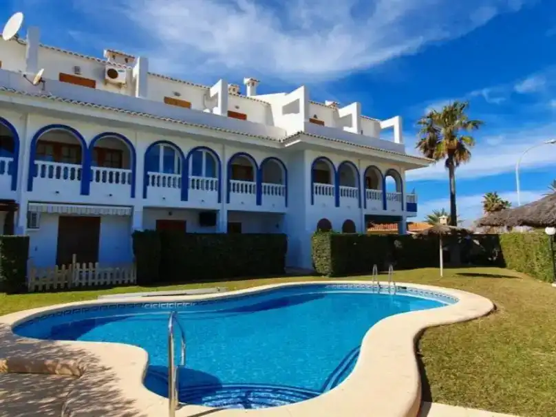 Vista exterior de Dúplex de lloguer en Dénia amb Piscina i Moblat