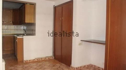 Foto 4 de Piso en venta en Plaza Los Luceros, Parque Alcosa, Sevilla Capital