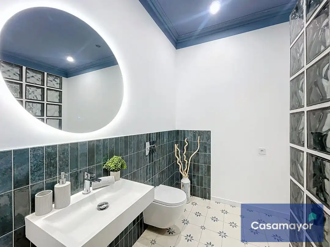 Badezimmer von Wohnung zum Verkauf in Alicante / Alacant mit Klimaanlage, Heizung und Balkon