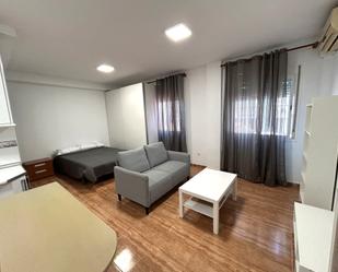 Schlafzimmer von Wohnung miete in Alhaurín de la Torre mit Klimaanlage, Heizung und Möbliert