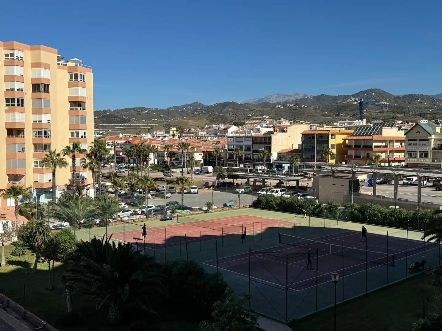 Außenansicht von Wohnung zum Verkauf in Torrox mit Klimaanlage, Terrasse und Möbliert