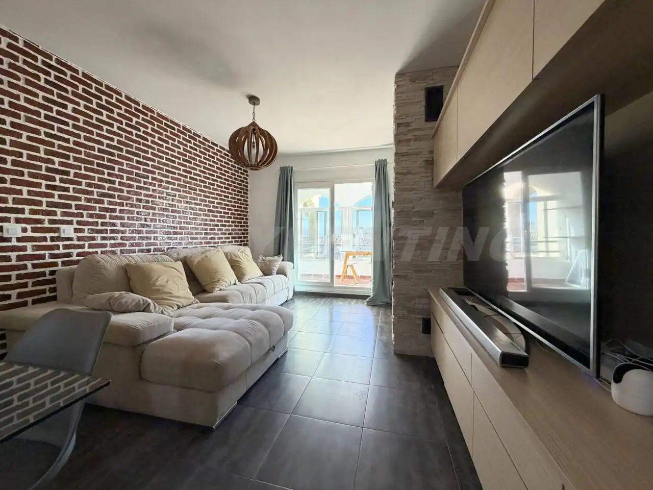 Sala de estar de Piso en venta en La Línea de la Concepción con Terraza, Amueblado y Alarma