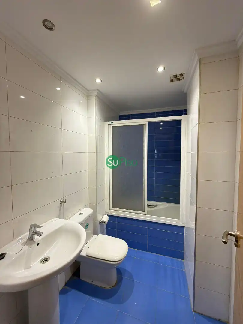 Badezimmer von Wohnung zum Verkauf in Yeles mit Heizung und Abstellraum