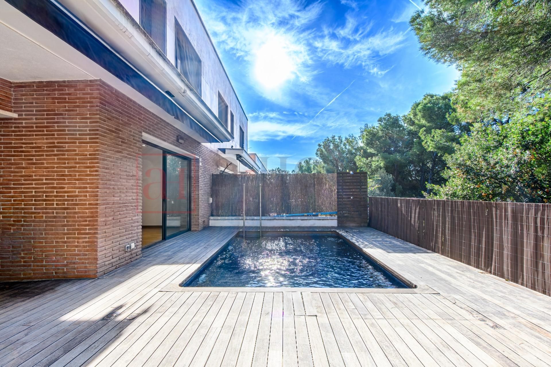Swimming pool of House or chalet for sale in Sitges  with Air Conditioner, Heating and Private garden