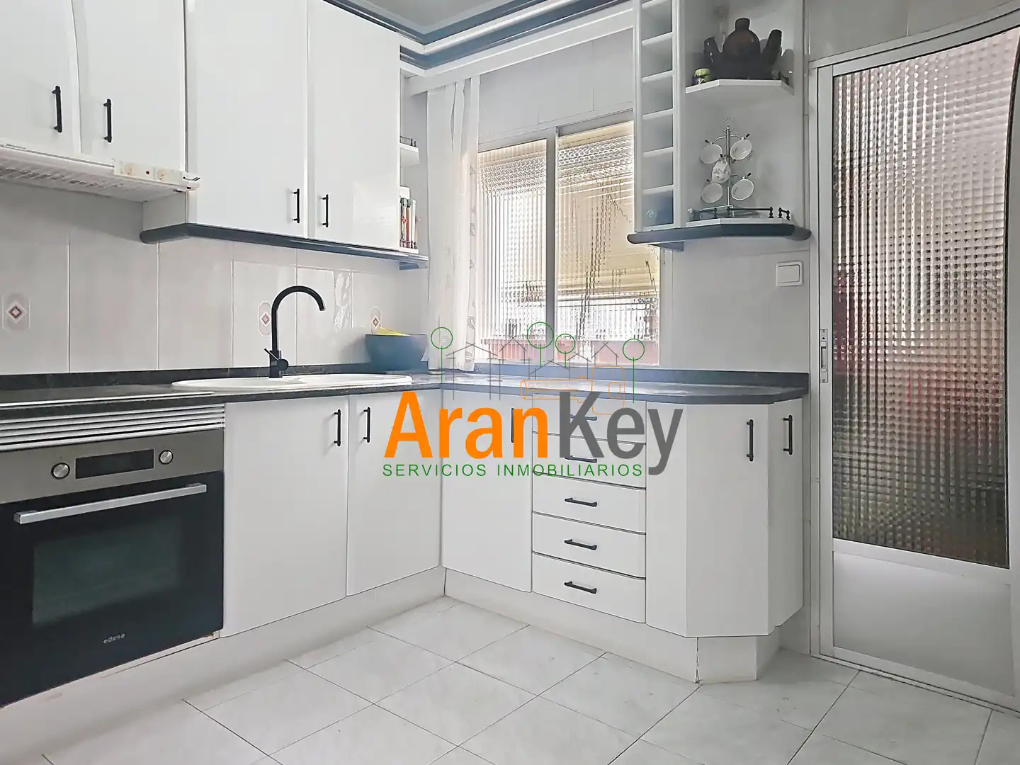 Küche von Wohnung zum Verkauf in Aranjuez mit Klimaanlage, Heizung und Terrasse