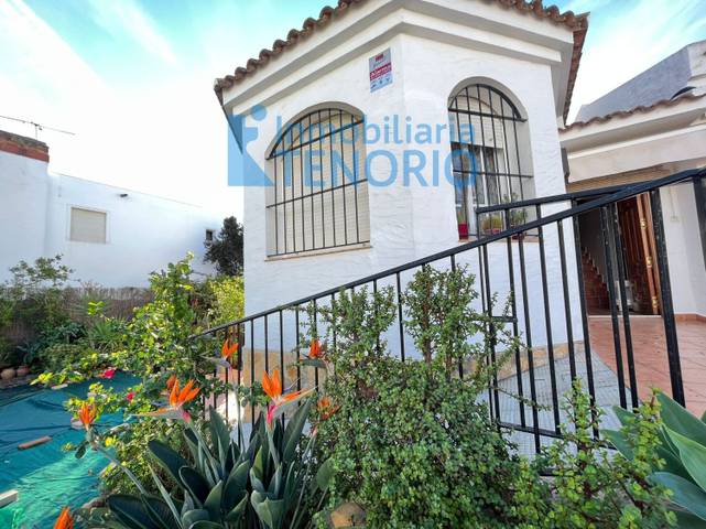 Casa-chalet en Venta en Urbasur