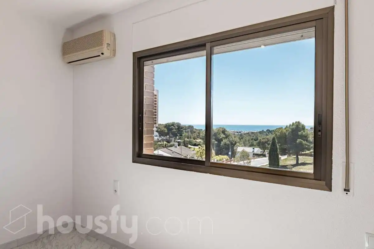 Casa amb piscina en venda a Avinguda de la Llum ., imagen 25