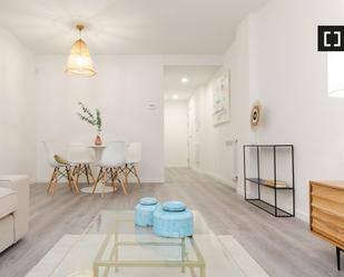 Living room of Flat to rent in  Madrid Capital  with Air Conditioner, Heating and Furnished