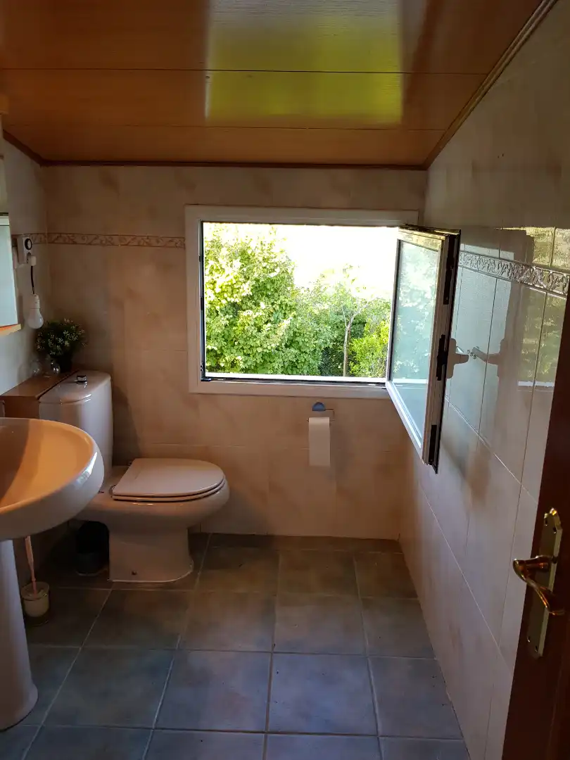Baño de Finca rústica en venta en Santa Oliva con Calefacción, Jardín privado y Piscina