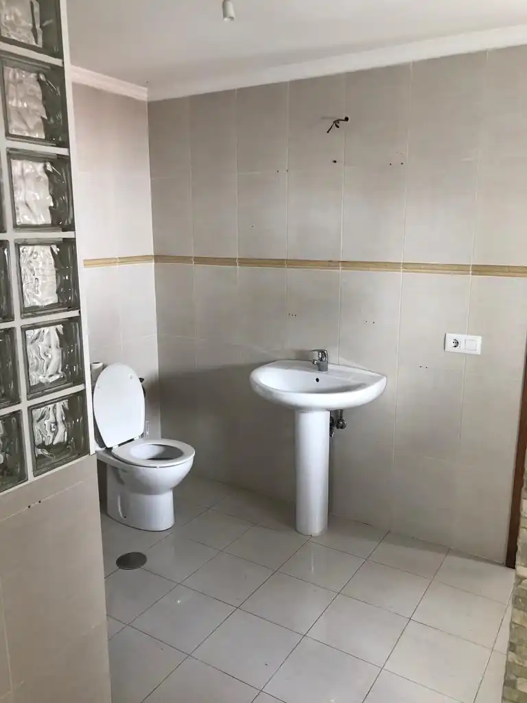 Baño de Piso en venta en Sanlúcar de Barrameda con Aire acondicionado, Horno y Lavadora