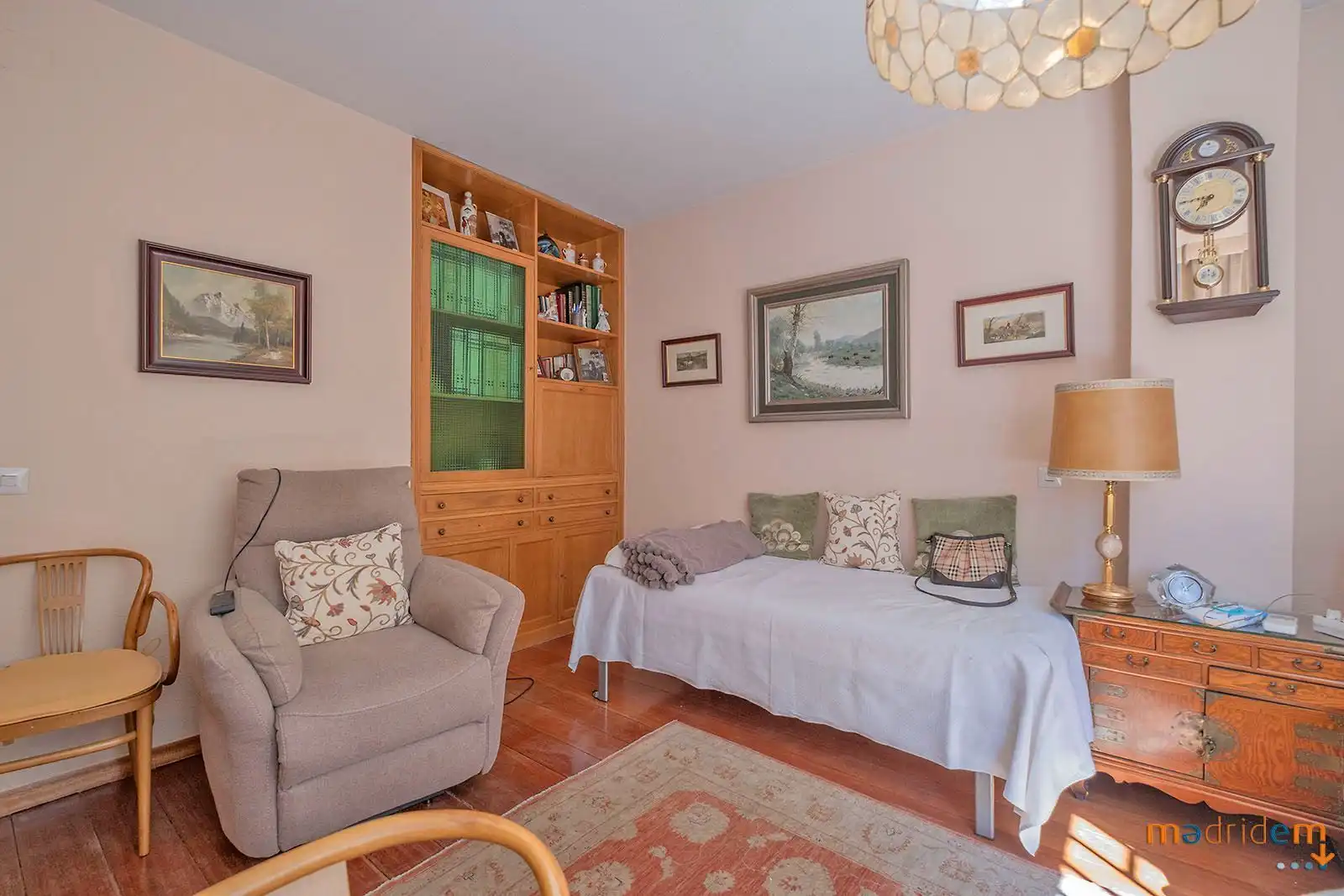 Living room of Apartments for sale in Madrid  with Air Conditioner, Heating and Private garden