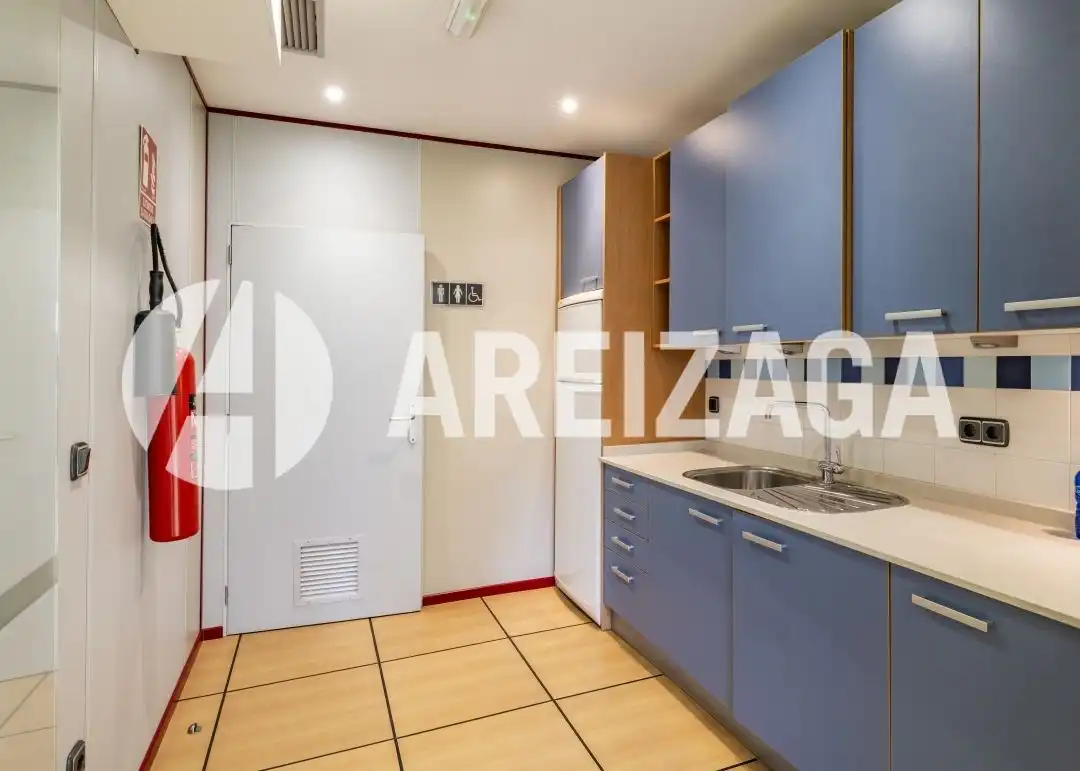 Kitchen of Office for rent in Donostia - San Sebastián   with Air Conditioner and Heating