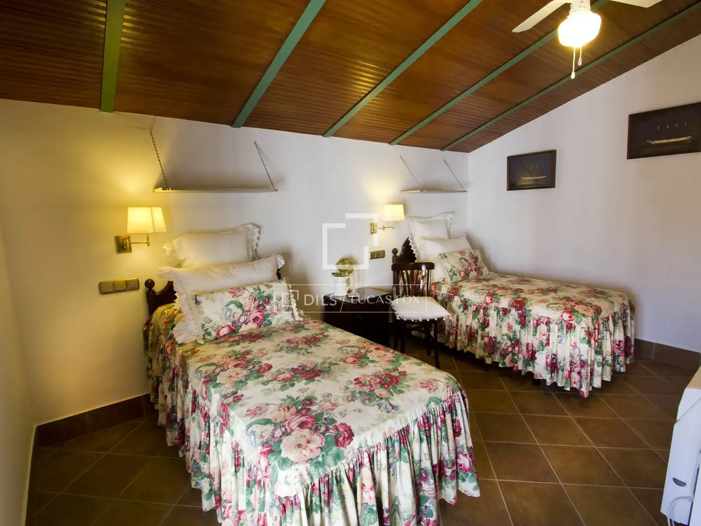 Dormitori de Finca rústica en venda en Archidona amb Aire condicionat, Calefacció i Jardí privat