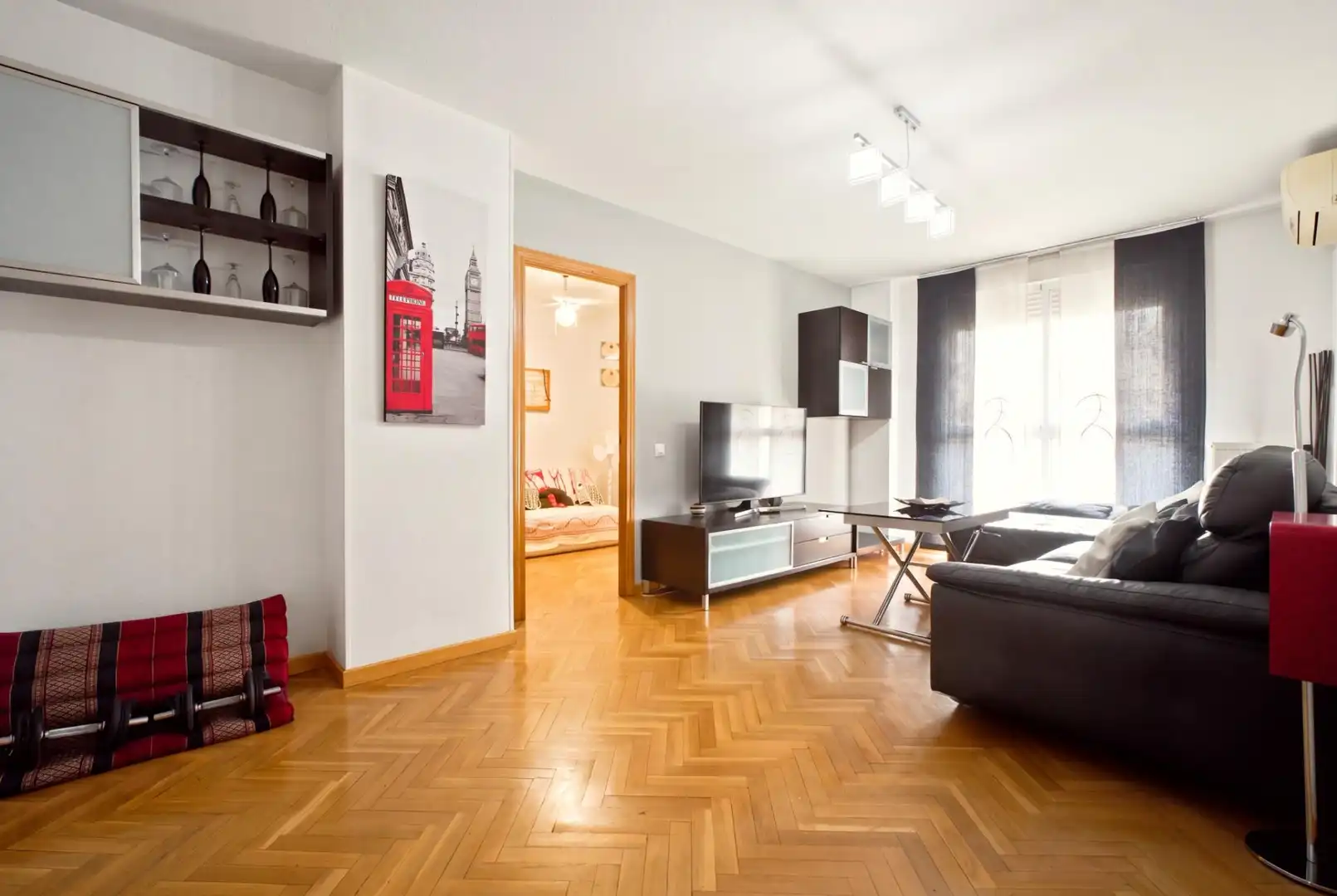 Flat with pool for sale in Villaverde
