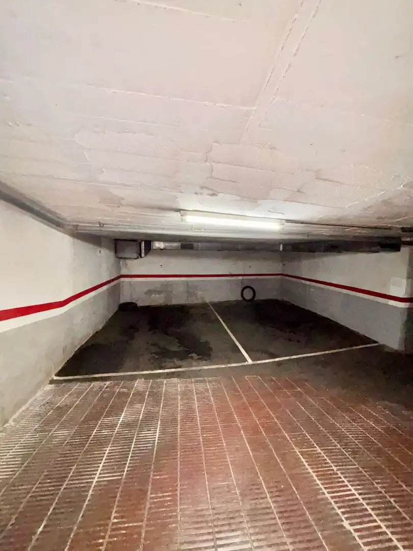 Aparcamiento con ascensor en venta en Carrer de Bofarull