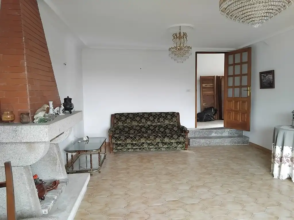 Sala de estar de Casa adosada en venta en Paderne con Calefacción, Jardín privado y Horno