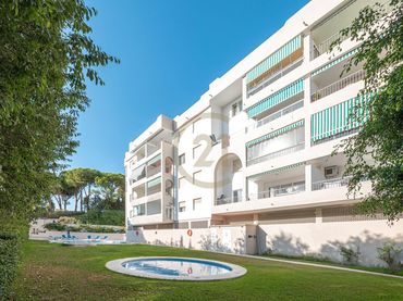Piso con piscina en venta en Nueva Andalucía