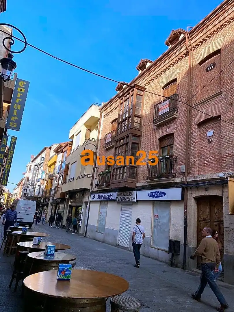 Vista exterior de Pis en venda en Aranda de Duero amb Traster