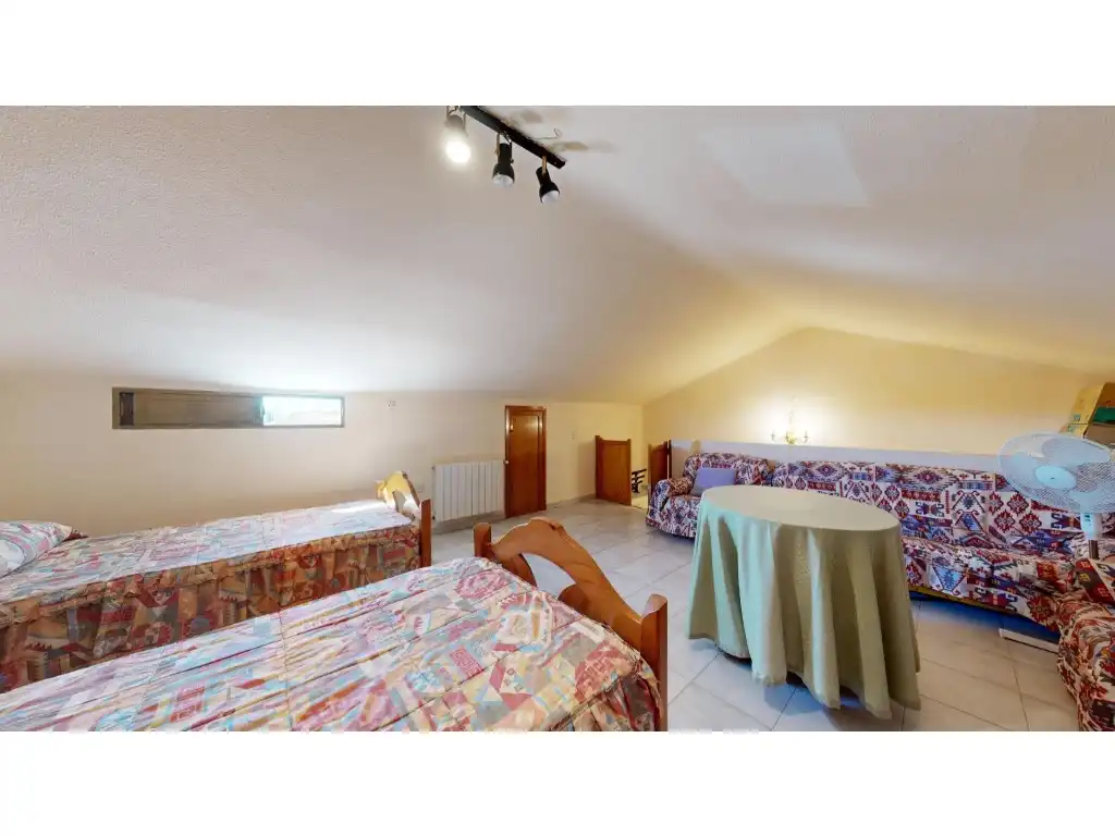 Dormitori de Casa adosada en venda en Torrent amb Aire condicionat, Calefacció i Jardí privat
